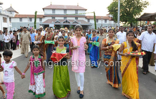 Dharmasthala mass marriage 2014